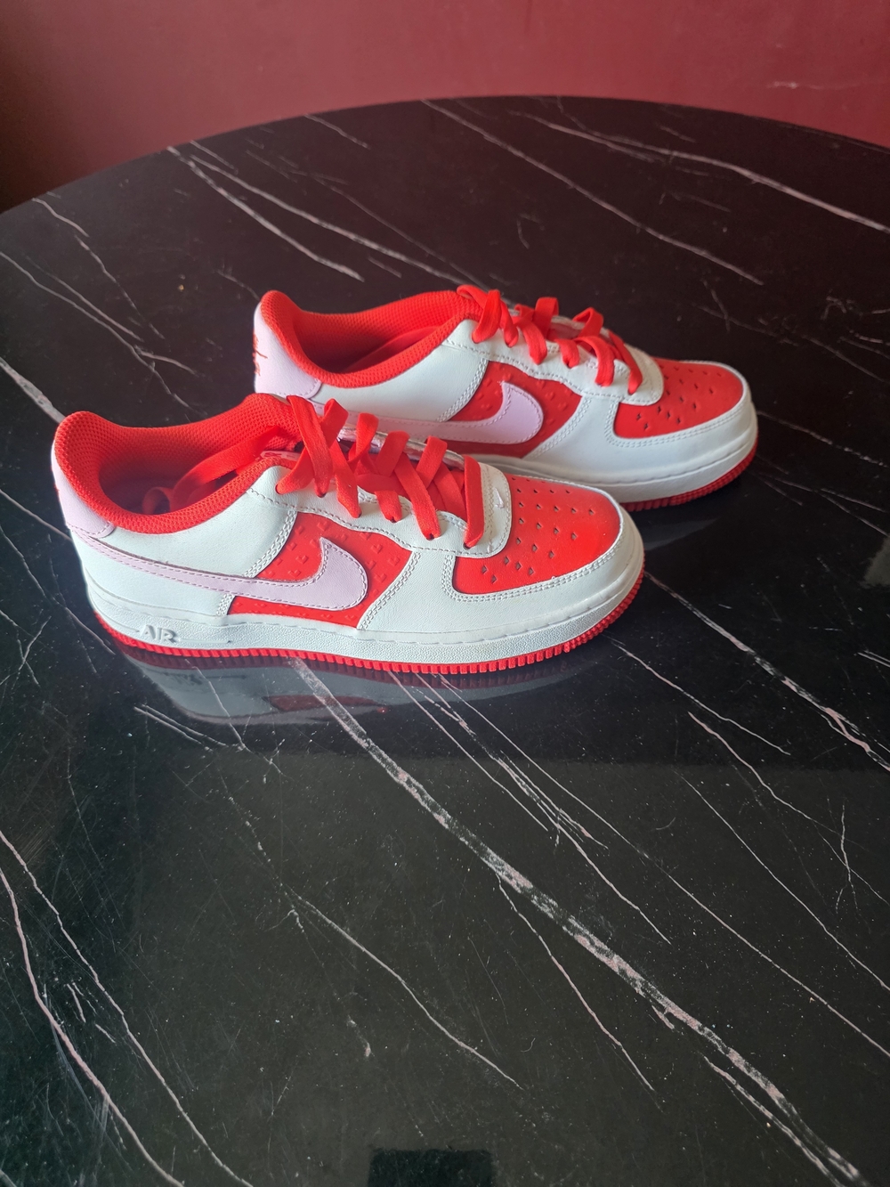 Nike Low-Top Sneakers in White and Red